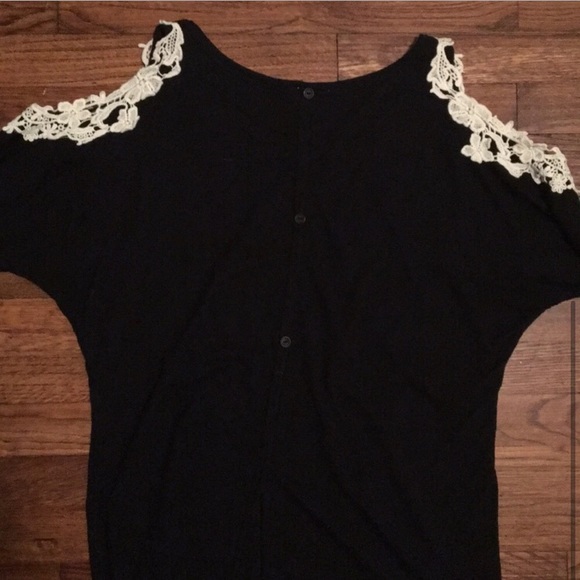 Black and white crochet top - Picture 2 of 2